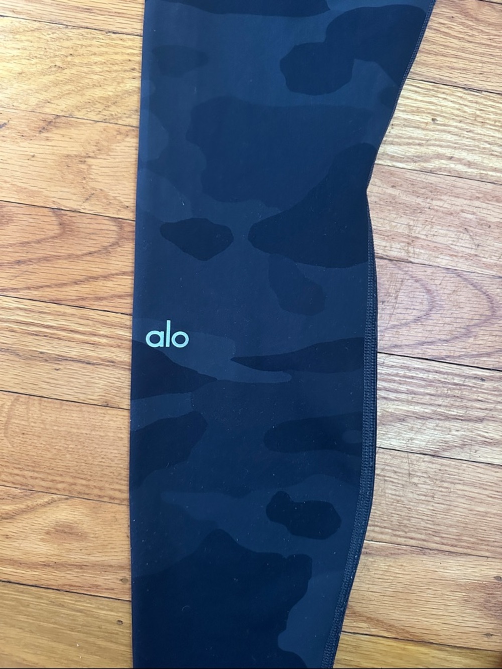 Alo High-Waist Camo Vapor Legging in XS - Picture 5 of 6